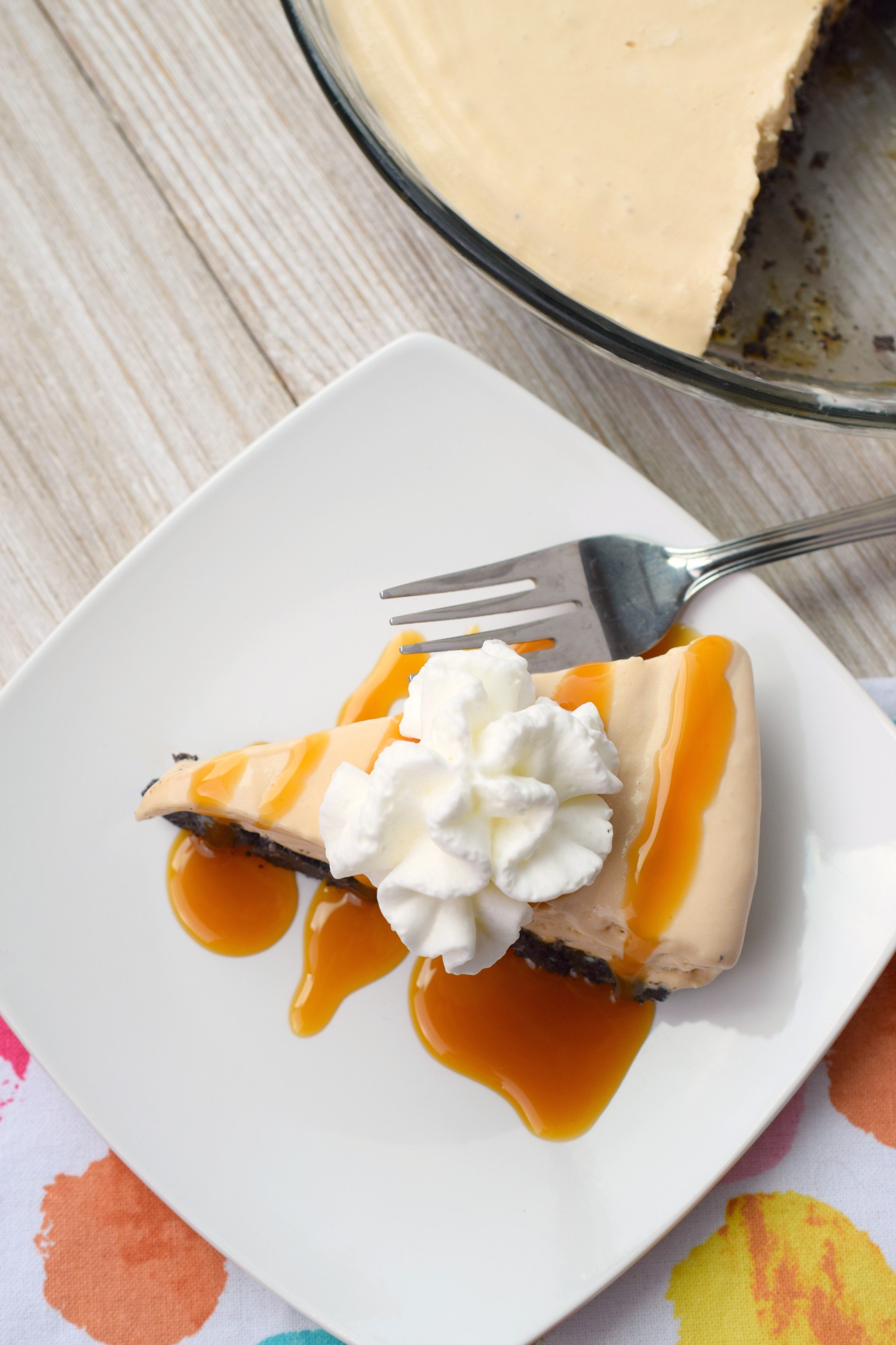 Boozy Dulce de Leche No Bake Cheesecake – Snacks and Sips