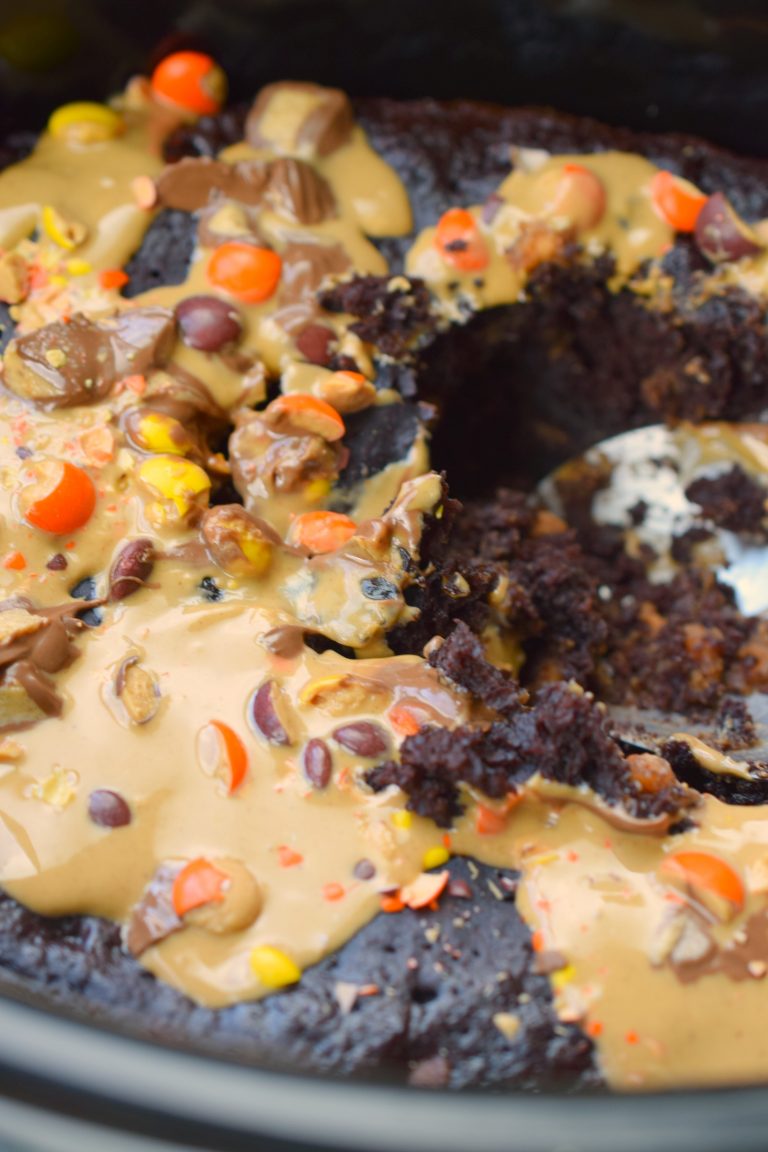 Slow Cooker Chocolate Peanut Butter Bliss Cake – Snacks and Sips